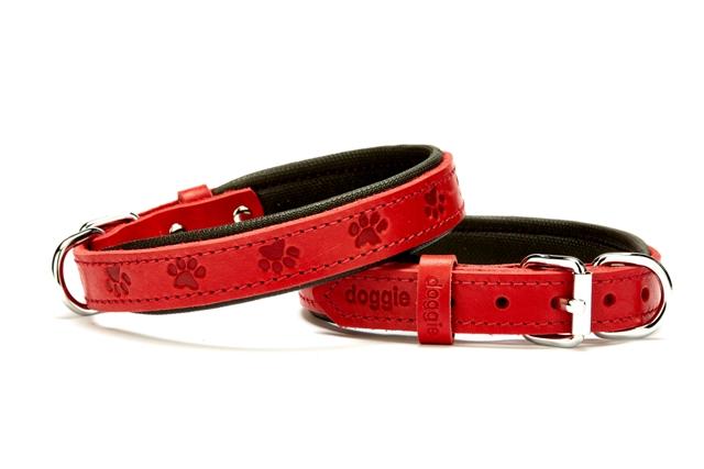 Doggie Pati Desenli Deri Köpek Boyun Tasması 2x30x35 cm Kırmızı